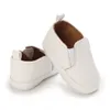 Marque Nouveau-né pour bébé chaussures Soft Sole Crib Shoes Boots Boots Anti-Slip Sneaker Solid First Walkers pour 1 an 0-18 mois