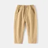 Spodnie 2024 Spring/Autumn Boys 'Solid Color Casual Wszechstronny elastyczna talia bawełniana bawełna dla dzieci średniej pucha Długie spodnie 4 kolory w wieku 3-8 lat