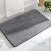 Bath Mats 폴리 에스테르 안티 슬라이드 및 방수 바닥은 미끄러짐을 방지하도록 설계되었습니다.