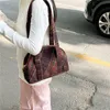 LEFTSIDE Kvinnors lilla ullrandiga axelväska Lady 2023 Korean FI Winter Travel Simple Underarm Bag Handväskor och Purses V68A#