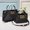 New Style Gold Vlogo Raffias Beach Bag Designer Totes Large Travel Luxury Handbag with Purse Mother Shoulder Weave Bag Rivet Womens Straw Crossbody Clutch Duffle Bag