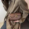 الأكياس الصغيرة القديمة للسيدات متعددة الاستخدامات والشتاء oneshoulder crossbody متخصصة الإبط حقيبة السرج 240326