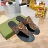 2024 Designer Damesslippers Strand Leer Klassiek Logo Reliëf In elkaar grijpende Slides String Sandalen Luxe Zomer Marine Web Roze Slippers Casual Sandaal