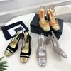 Designer-Ballerinas, luxuriöse Straps-Sandalen, schwarze und goldene Patchwork-Kleiderschuhe, Damen-Sandalen mit dicken hohen Absätzen, ABCD