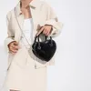 FI Damen Handtaschen Liebe Herzform Hohe Qualität Chic Lackleder Glänzende Umhängetasche Frauen Ketten Umhängetaschen r5Ce #