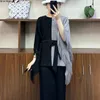 Kvinnors T -skjortor Miyake veckad rund hals stor storlek bantning Löst tröja enkel casual färgblock fransade topp veck thirt