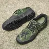 カジュアルシューズキャンバスメンズアウトドアマンは、戦術的な男性スニーカー摩耗性のクライミングワークシューズブリティロボッツメスキー靴の衣服を硫化する