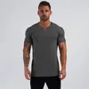 Letnie przyjazdy v szyja Mężczyźni z krótkim rękawem T Shirt Slim Fit Fashion Tshirt Chudy Casual Gym Fitness 240321