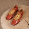 Sapatos casuais couro genuíno retro mulheres mary janes saltos baixos smallhut 2024 primavera cinza marrom vermelho quadrado toe bombas senhora uma palavra fivela