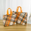 Återanvändbar gul rutig Tote Shop-väskor N-Woven Eco Handväska Kvinnor Fäller stor kapacitet Travel Storage Organizer Shopper Väskor K6LW#