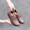 Scarpe casual 2024 Sneakers piatte in vera pelle di vacchetta superiore Comfort suola morbida Donna di moda di grandi dimensioni