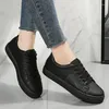 Casual Schuhe Schwarz Turnschuhe frauen Koreanische Trendy Lace Up Voll Passenden PU Bequeme Bord Frauen 2024