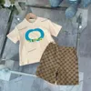 Conjuntos de roupas de designer de luxo crianças camiseta G Damasco conjunto monograma shortst moda marca de moda britânica verão tesouros infantis e meninas algodão de duas peças