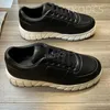 Casual Shoes High Quality Classic Luxury Real Leather Lace Up Fashion Bekväm man design Sport snörning skateboard