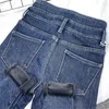 Jeans pour femmes Bouton thermique Taille haute Taille décontractée Hiver Femmes Polaire Coréenne Y2K Chic Peluche Stretch Snow Étudiants Épaissir Street Denim Pant