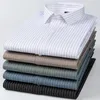 ألياف الخيزران رجال مخطط قميص طويل الأكمام مضادة للتجديد غير الحديد غير الرسمي للأزياء الناعمة القمصان مكتب الأعمال غير الرسمي 240326