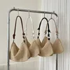 Dokuma dikiş çantası Kadınlar Günlük Yumuşak Yumuşak Saman Omuz Torbası Plajı INS Tasarımcı Lüks Çanta Tote Trend Trendi Sak A Şebeke Femme 88i7#