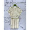 2024 Vêtements féminins Gold Vertical à rayures Silk Robe en tricot Spring Summer Nouveau 330