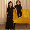 Ensembles de vêtements Baby Top Skinny Pantalon Set Enfants Vêtements noirs Boutons d'ouverture avant Garçon et fille Broderie Fleur Taille 12m-4 ans