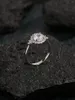 Anelli a grappolo 2024 Anello in argento sterling rotondo con zirconi di moda S925 con diamanti europei e americani con quattro artigli di diamanti pieni