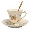 マグカップヨーロッパスタイルの小さな豪華な蝶のライトライトセラミック輸出コーヒーカップとソーサーセットアフタヌーンティーフラワー