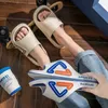 Heimschuhe 2024 Neue Mode Sommer-Männer Pantoffeln im Freien Nicht-Schlupf-Plattform-Folien Muss Seabach Sandals Herren Casual Schuhe Home Flip Flops Y240401