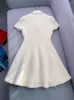 Sukienki imprezowe moment 2024 Wiosna Ivory Biała wysokiej jakości Plush Plush Damna Dzianin Sukienka z krótkim rękawem