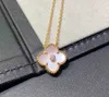 Brand originality Van Four Leaf Grass Necklace Womens Double sided Pink Shell Pendant Red Agate 18k Rose Gold White Fritillaria jewelry