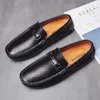 Freizeitschuhe 2024 Modetrends Loafer Herren Bequeme Flats Leder Klassisch Vielseitiger Stil Herren Fahren Weiche Sohle