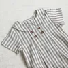 Summer Toddler Kids Stripe Bodysuit Boys Loose TurnDown Collar Jumpsuit Girl Baby Thin Shirt Crawlwear Onesie kläder 240323