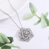 Collier pour femme avec roses incrustées de diamants de style européen et américain, mettant en valeur votre goût unique.