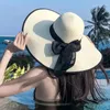 Chapeaux à large bord 2024 Femmes Summer Beach Chapeau de paille Coréen Bord de mer Sunblock Sunshade Vacances Mode Big Cool Bow