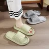 Heimschuhe Neue Herren Home Sandals Sommer Frauen Nicht-Schlupf-Flip Flops Mode koreanische Hausschuhe Beach Mans Slides Sports Sandalias Y240401