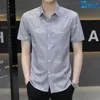 Mannen Casual Shirts Modieuze Polo-Hals Gedrukt Shirt Mannelijke Kleding 2024 Zomer Slanke Koreaanse Trend Single-breasted Korte mouw