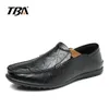 Chaussures de marche 2024 TBA hommes respirant Super léger charme cuir pour hommes T2070