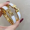 Luxe designer sieraden armband 18K Gold vergulde armband roestvrij staal zilver goud kleurrijk feest paar cadeau manchet armband vrouwen mannen hoge kwaliteit sieraden