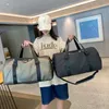Gorący designerski torba DUFLE MĘŻCZYZNA Kobiety Modna torba podróżna duża pojemność otwarte i bliskie powlekane na płótnie skórzana ręka Bill na ramieniu torba podróżna