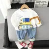 春秋の男の子の子供の服セット幼児のトラックスーツ服長漫画タイガーTシャツジーンズコットンスーツ240323