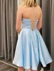 Einfache Spaghetti -Gurte Schaufel Hals Satin Abend Kleider eine Linie knielange hellblaue Abschlussballkleid formelle Partykleid für Frauen