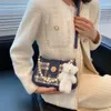 Designer Luxe mode draagtassen Hoogwaardige handtas voor dames in de herfst en winter 2023 nieuwe modieuze crossbody kleine vierkante tas veelzijdige wollen enkele schouder un