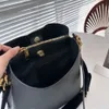 10a toppkvalitet läderväska klassiska axelväskor mode purses designer kvinna dhgate plånbok bolso de diseno liten messenger mens hink väska