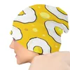 Bérets Cartoon Fried Egg Skullies Bonnets Chapeau Yolk Alimentaire Délicieux Casual Automne Hiver Rue Hommes Femmes Casquettes Adulte Chaud Bonnet Tricot