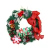 Dekorativa blommor juldekoration främre dörr krans girland rustika ljusa färger