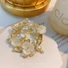 Brooches For Women White Shell Shirt Pin Romantic Imitation Pearl Garland CZ Sweater Cardigan Clip Brooche Fine Jewelry