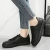 Casual Schuhe Schwarz Turnschuhe frauen Koreanische Trendy Lace Up Voll Passenden PU Bequeme Bord Frauen 2024