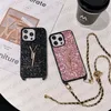 Luxury Glitter Phone Case Designer för iPhone 15 Pro Max Case iPhone 14 Pro 13 12 15 Plus Cases Bling Sparkling Sequin Triangle P Shoulder Strap Crossbody Phonecase