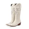 Bottes 2024 Automne Hiver Femmes Mi-mollet Plus Taille 22-26.5cm Broder Pu Supérieur Moderne Talon Épais Western