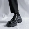 Botas Novo homem Japão Japão Haruku Korean Streetwear Fashion Business Wedding Sapato de couro Hom