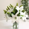 Fiori decorativi 5 pezzi di giglio artificiale contatto reale bouquet finto per decorazioni floreali per matrimoni domestici bianco