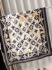 2024 Premium-Designer-Schal mit klassischem Buchstabenmuster, doppelter schwarz-weißer Seidenschal, angenehm zu berühren, hochwertige Mode-Seide, luxuriöser modischer Clutch-Schal